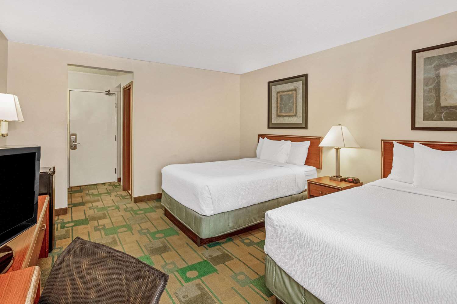La Quinta Inn & Suites by Wyndham Des Moines West Clive 24/68
