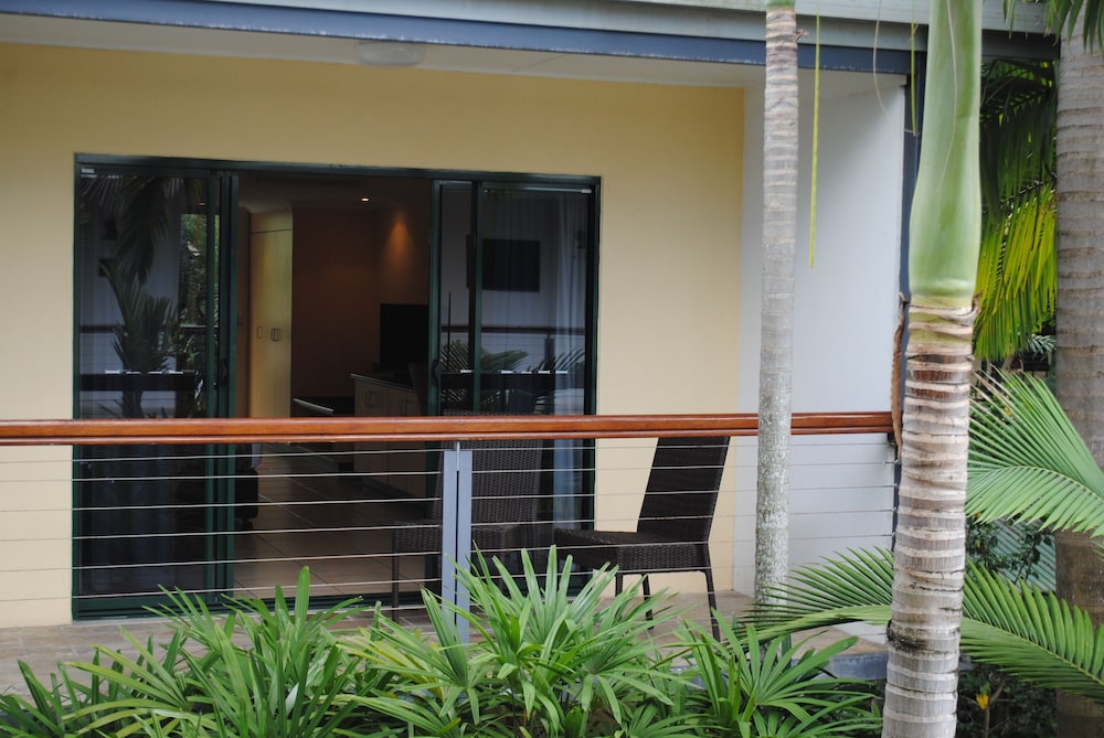 Bay Village Tropical Retreat 5/45