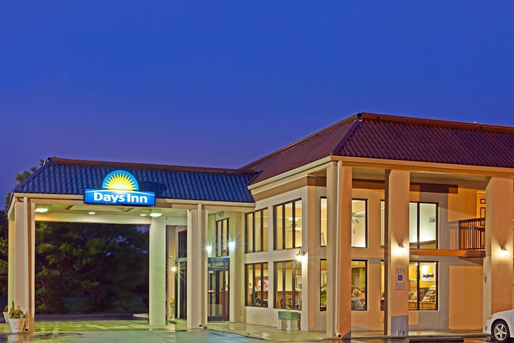 Days Inn By Wyndham Clinton 3/21