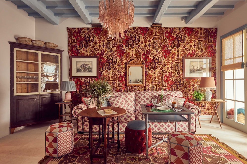 Cristine Bedfor Mahon Boutique Hotel 41/60