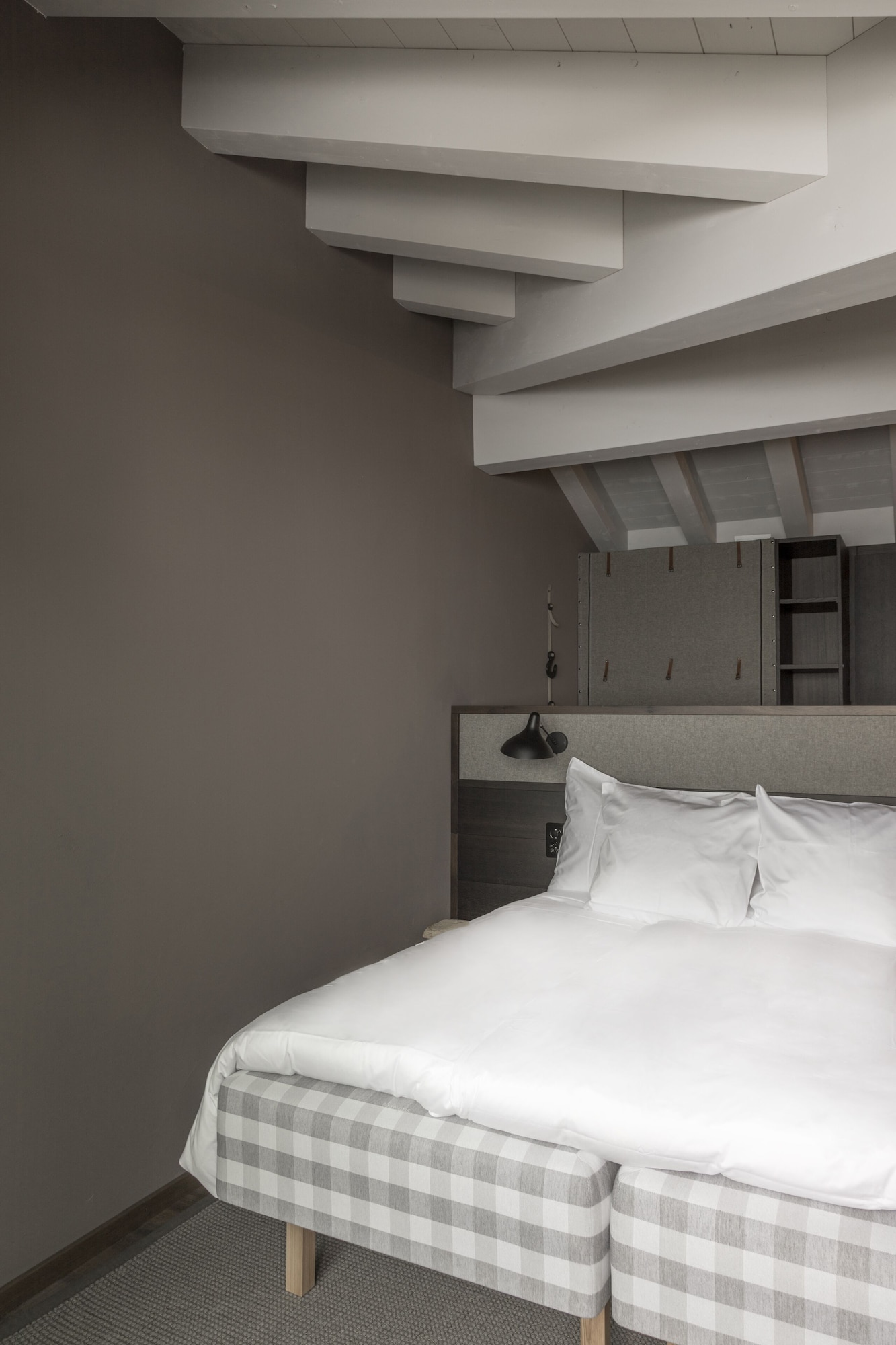 Nomad, King Bed, Large