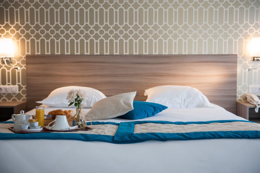 Hotel Radiana 24/64