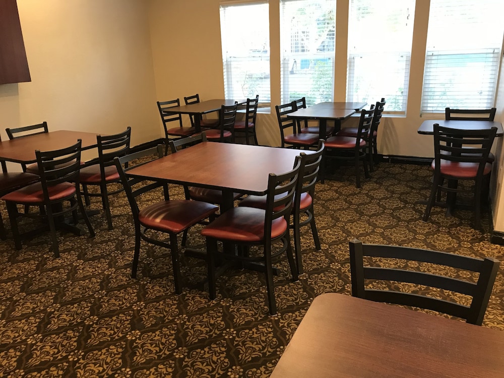 Americas Best Value Inn - Lynnwood / Seattle 23/34