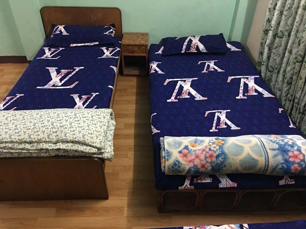 Sara's Backpackers Hotel 62/74