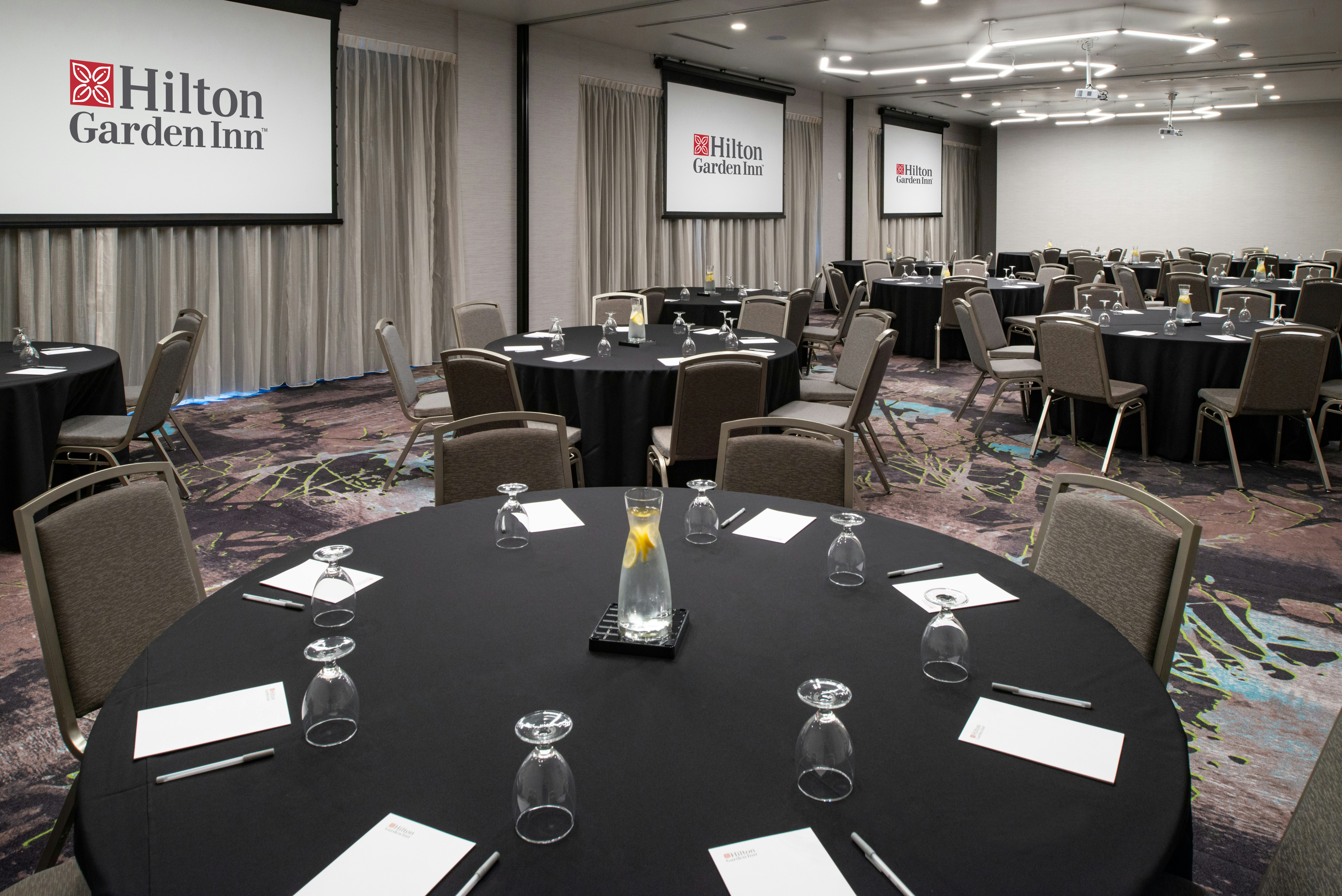 Hilton Garden Inn Seattle Lynnwood 20/22