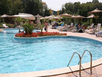 Joya Park Complex 9/66