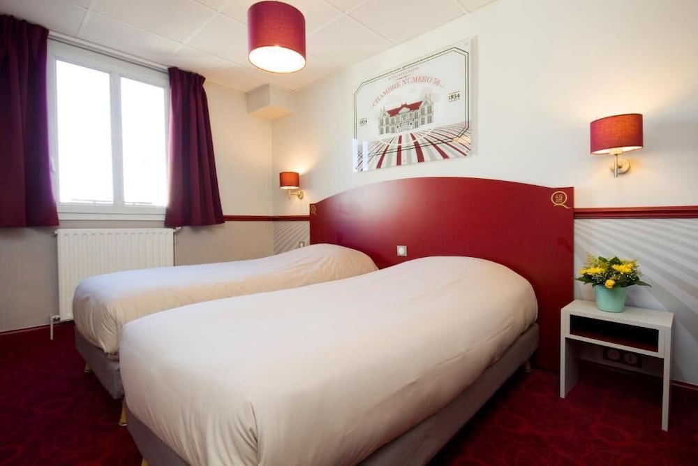 DELUXE, DOUBLE BED