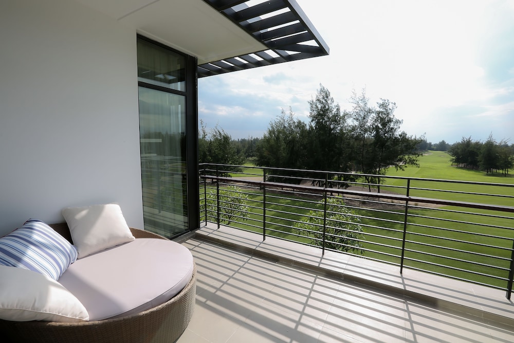 Montgomerie Links Hotel & Villas 34/70