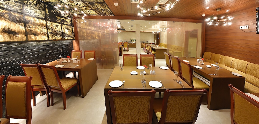 Metro Grand Hotel 32/42