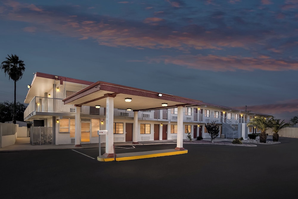 Red Roof Inn Tucson - Vail photo4