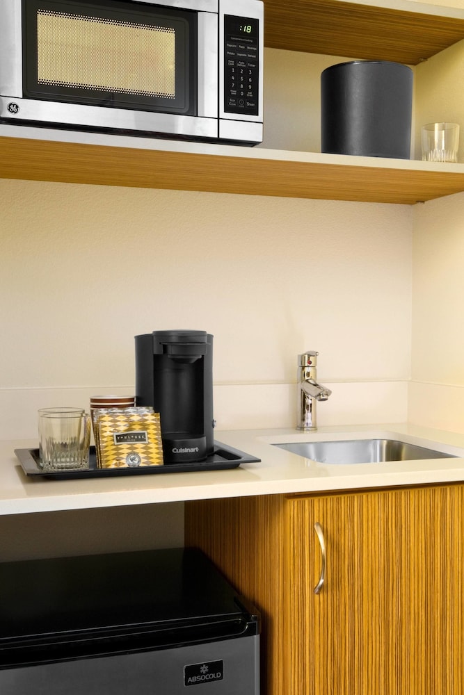 SpringHill Suites St. Louis Brentwood 34/36