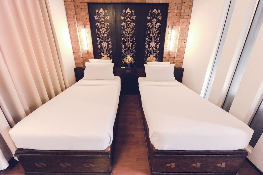 Holiday Garden Hotel And Resort 17/49