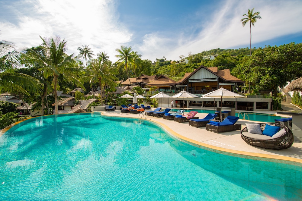 Coral Cliff Beach Resort 67/70