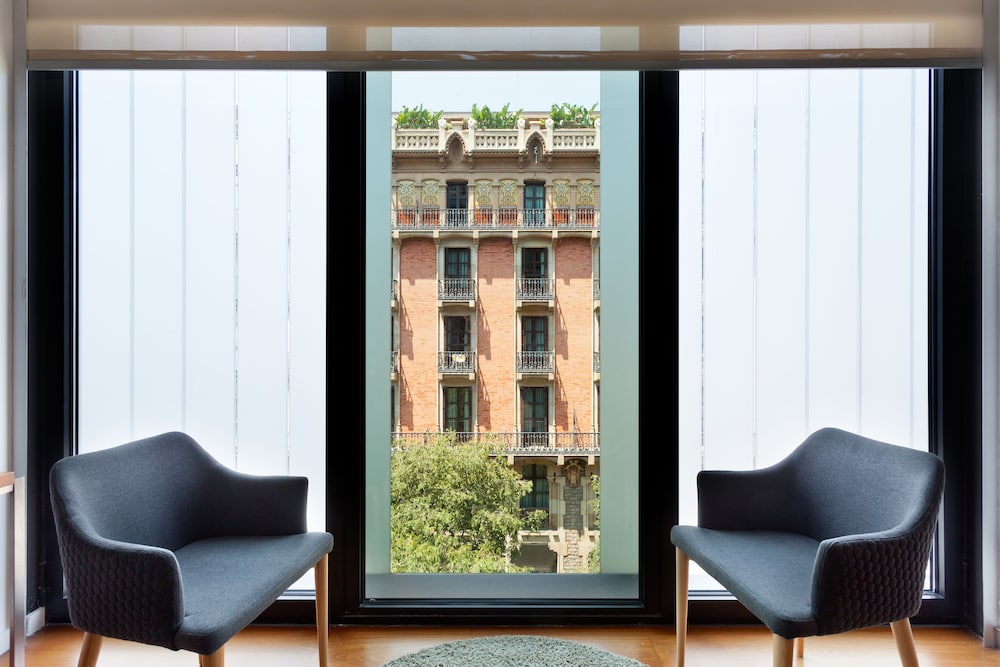 Condes de Barcelona 48/71
