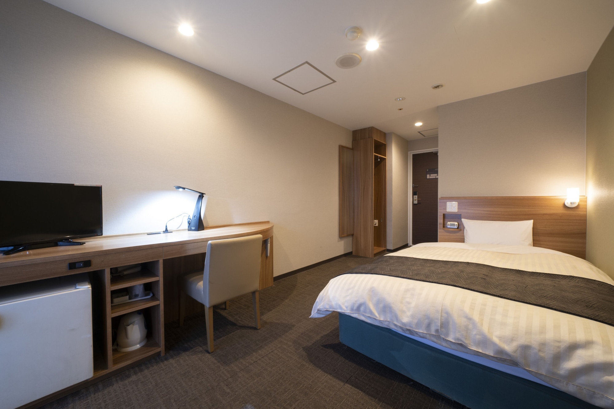 RENOVATED, SEMI ROOM, SUPERIOR, SEMI DOUBLE BED