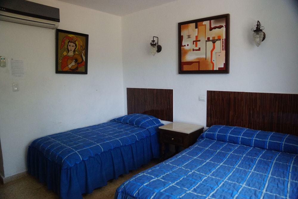 Las Dalias Inn 10/60