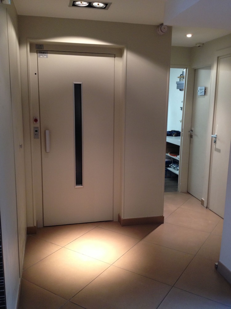 ELYSEES FLAUBERT HOTEL in PARIS