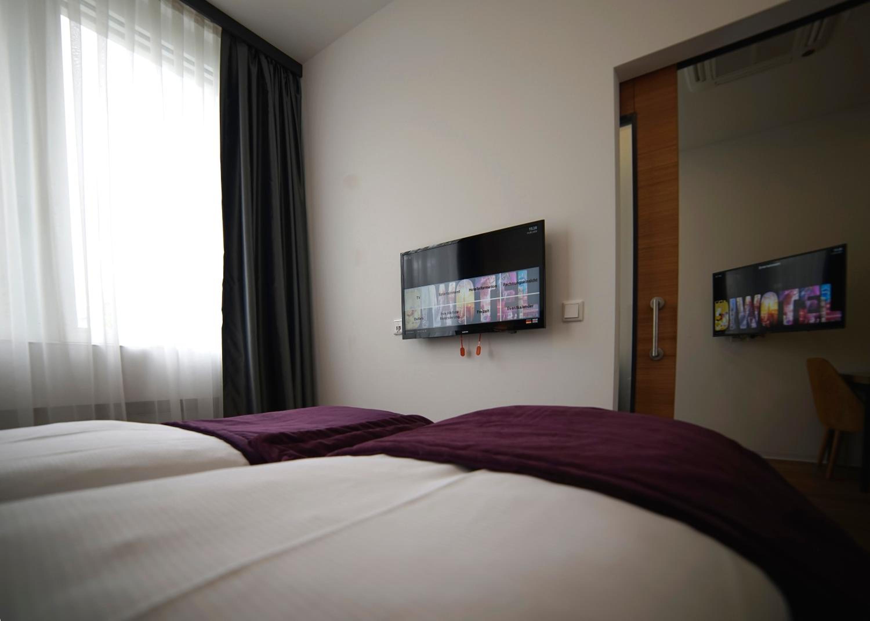 Classic, Twin Beds, Sofa, Balcony