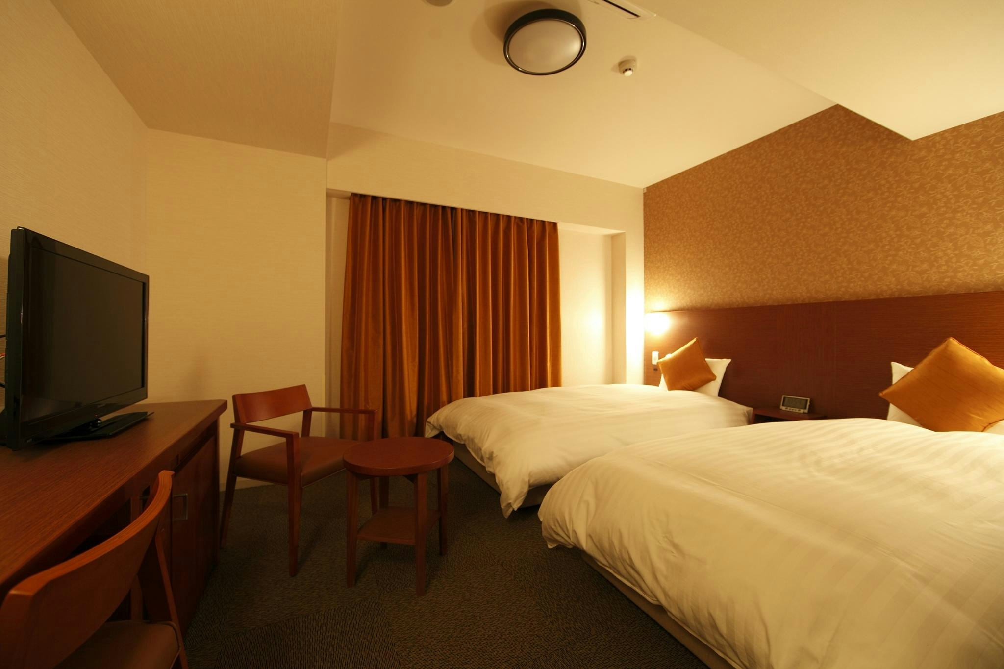 Room, Twin Beds, Unit Bath