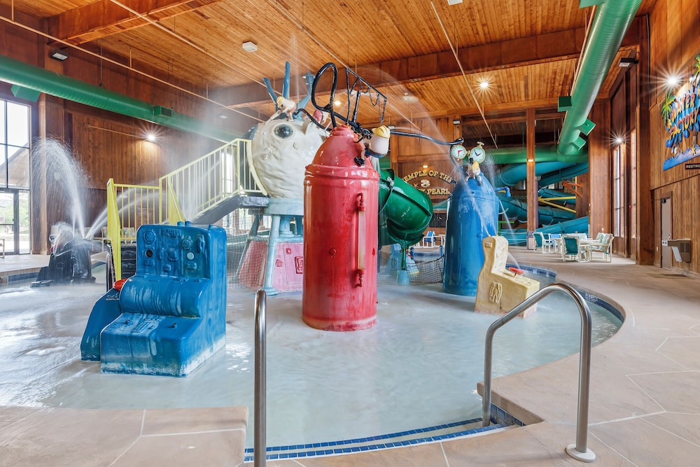 Polynesian Water Park Resort 28/73