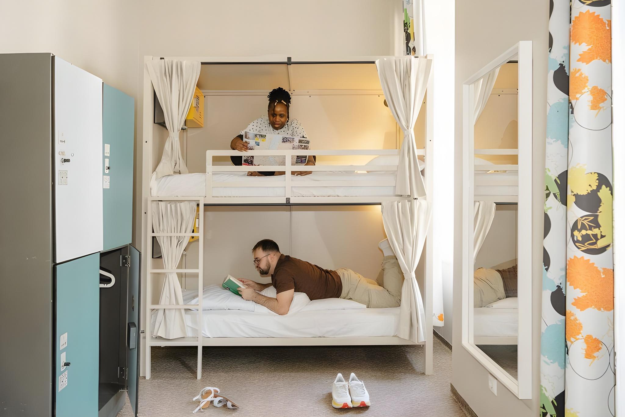 Private, 4 Beds