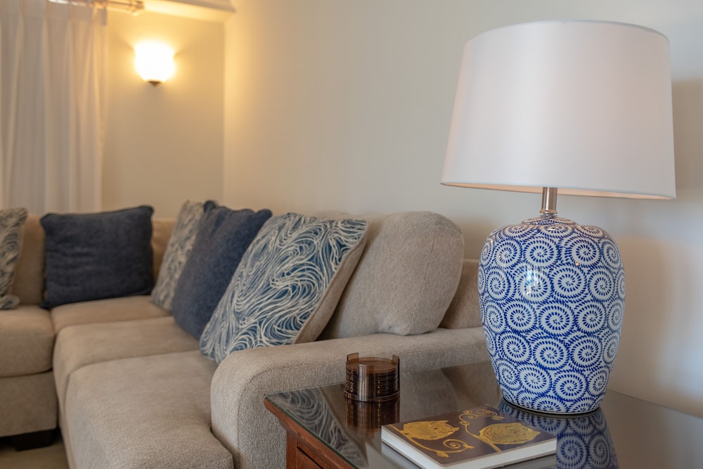 White Sands Beach Condos 12/50