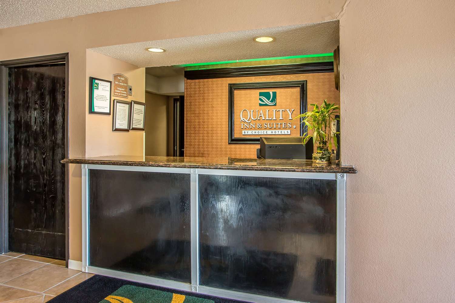 Quality Inn And Suites West Bend 3/17