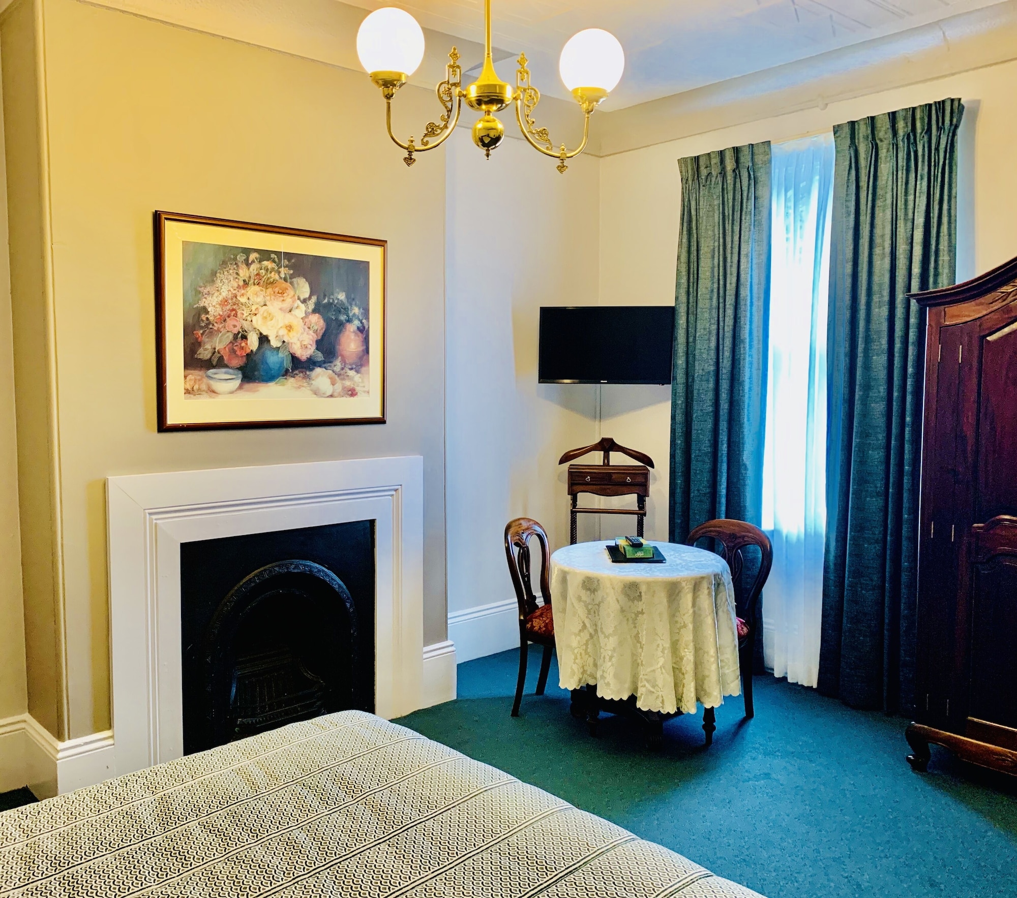 Heritage, Suite, Queen Bed