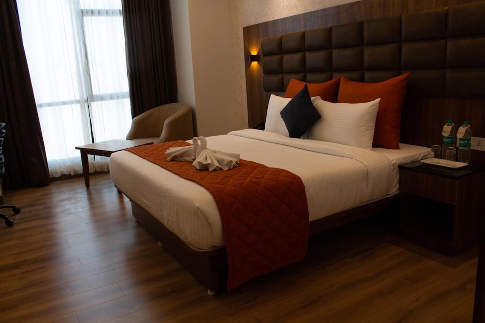 Shivas Galaxy Hotel 9/41