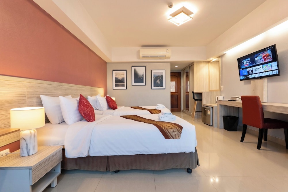DELUXE, TWIN BEDS