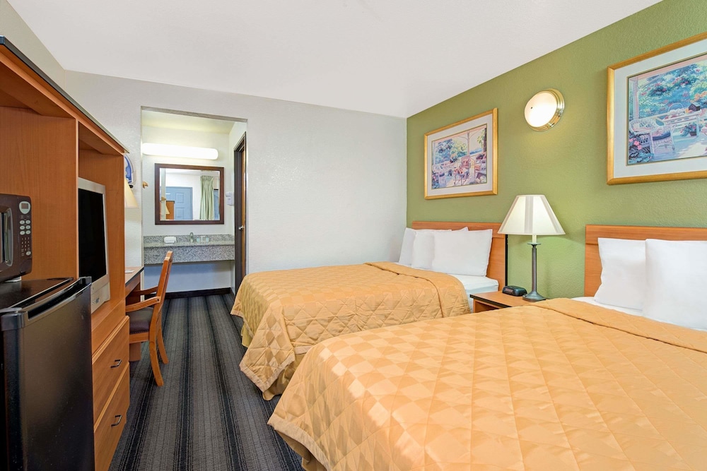 Travelodge By Wyndham Sacramento / Rancho Cordova 4/17