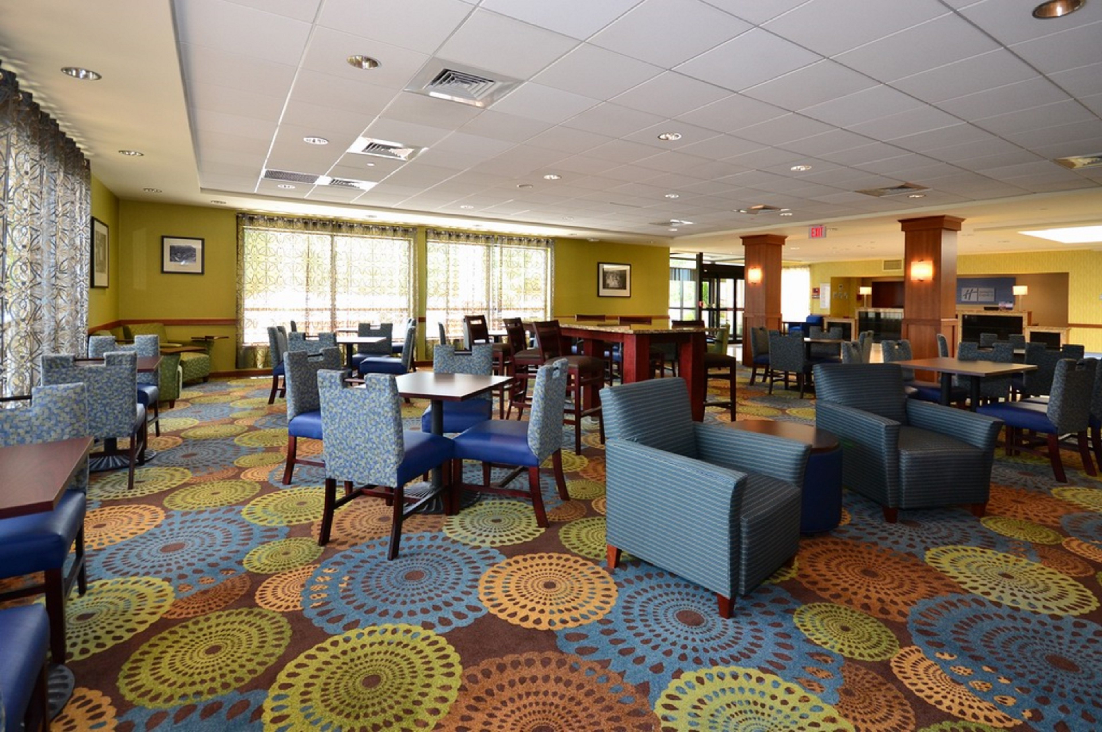Holiday Inn Express Boston South Brockton 63/78