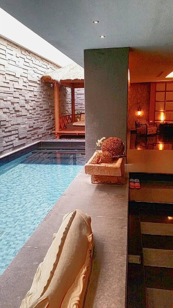 Orient Luxury Villa Motel 26/37