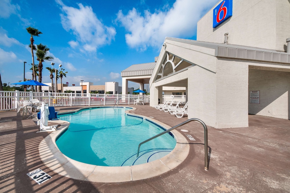 Motel6 Brownsville Tx North 51/55