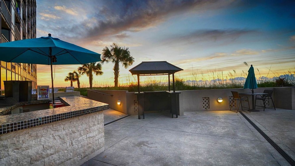 Shell Island Resort - All Oceanfront Suites 65/68