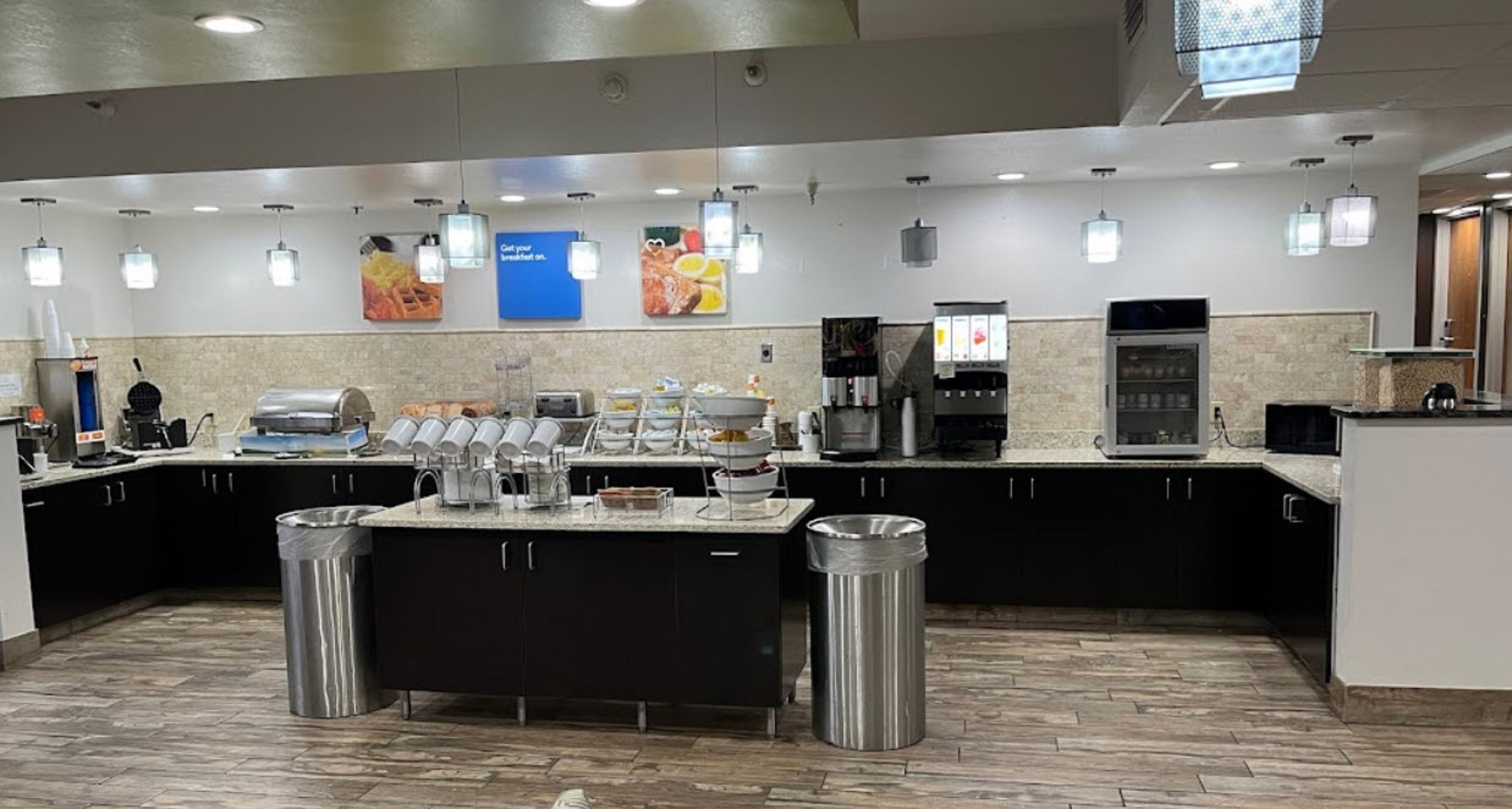 Holiday Inn Express And Suite Eden Prairie Minneapolis 10/57