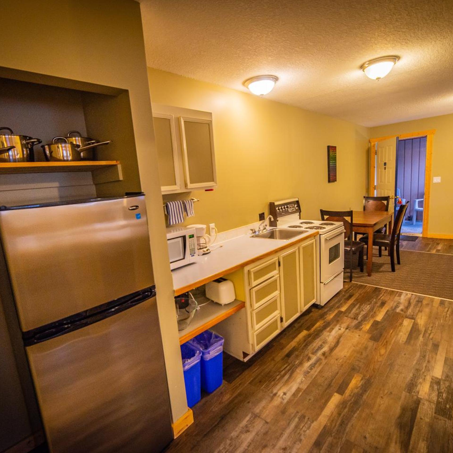 Alpine Inn & Suites 25/50