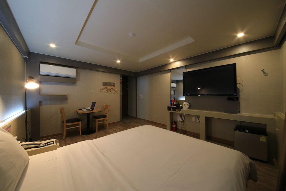 Hotel M Story 17/44