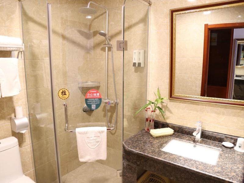 GreenTree Inn Zaozhuang Shanting JinkeGuoji Yijiaren Hotel 51/59