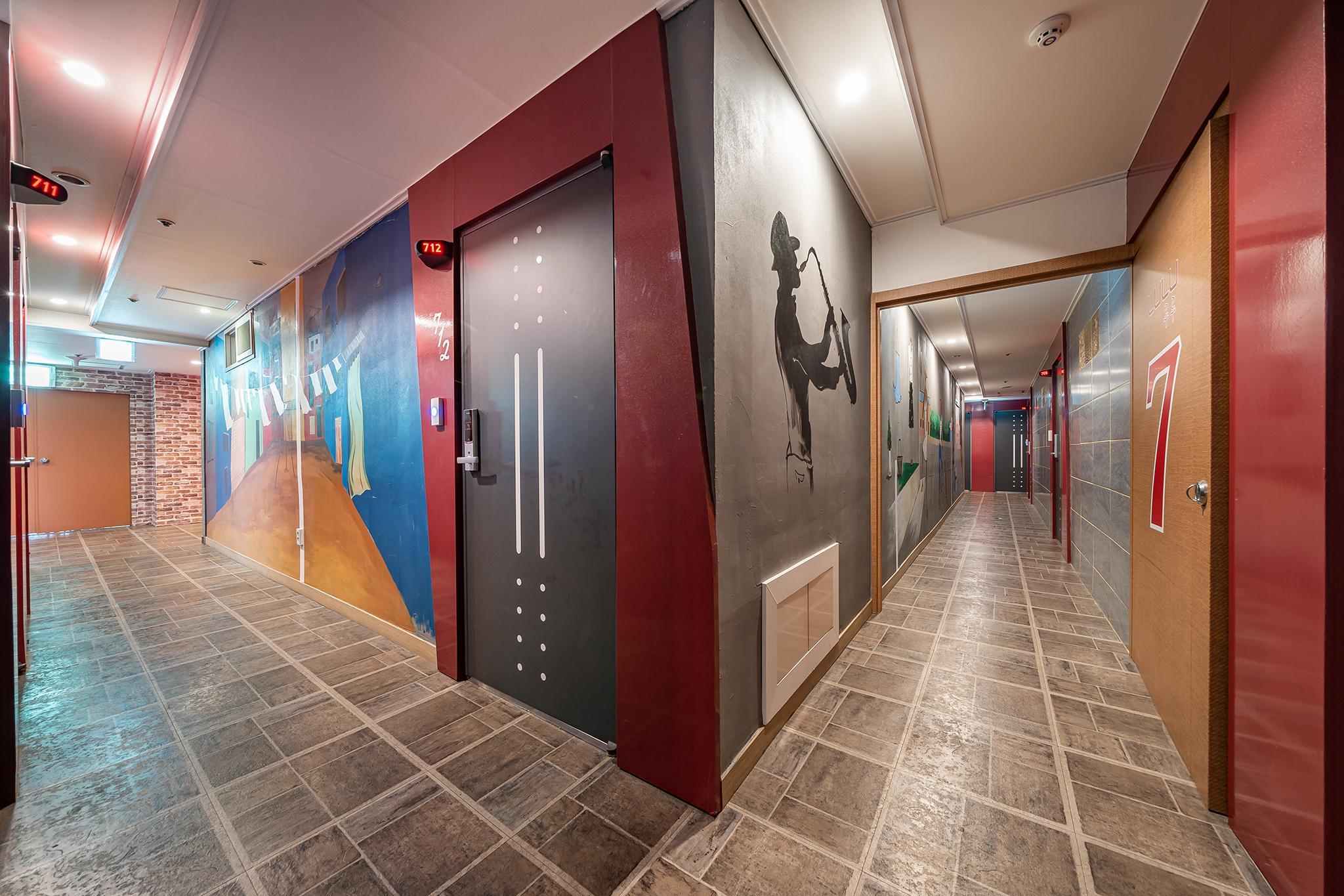Business Design Hotel LUV 3/98