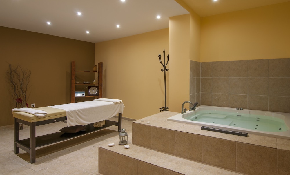 All Senses Nautica Blue Exclusive Resort and Spa By Anayia All Inclusive Resorts 14/36
