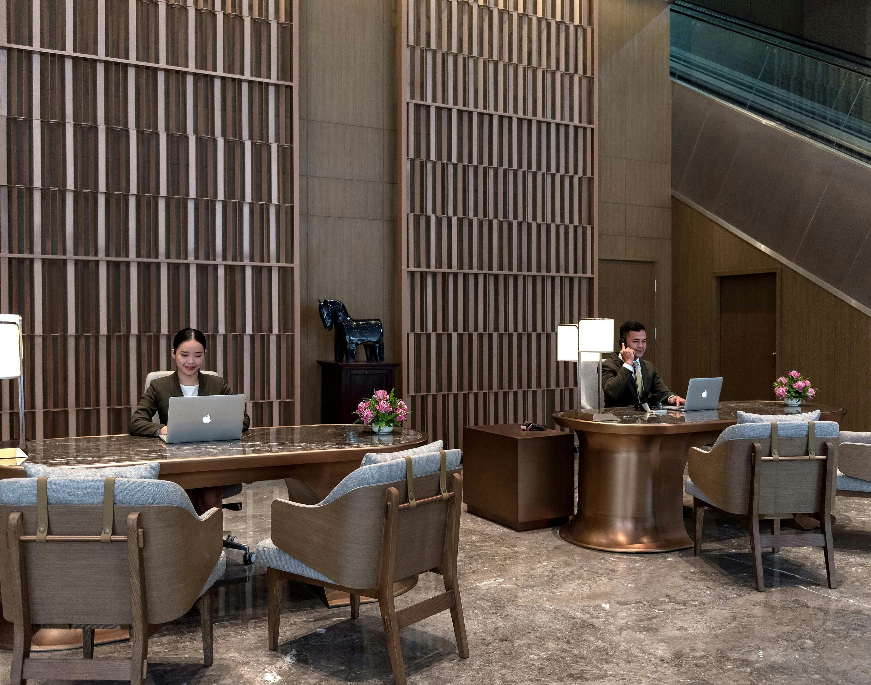 Oakwood Premier Phnom Penh 10/21