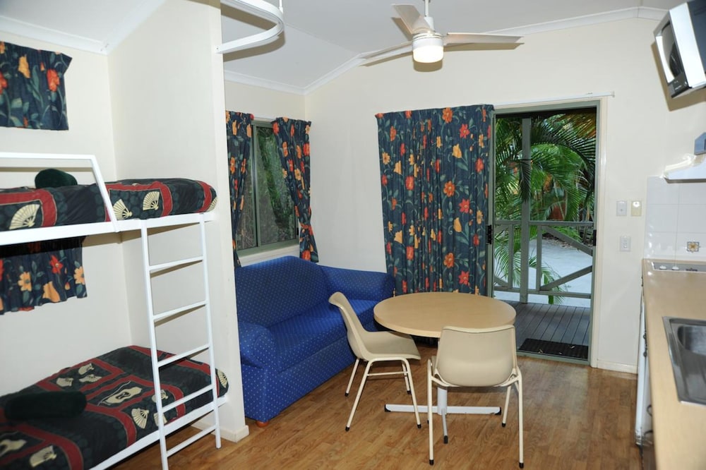 KIPARA TROPICAL RAINFOREST RETREAT 50/65