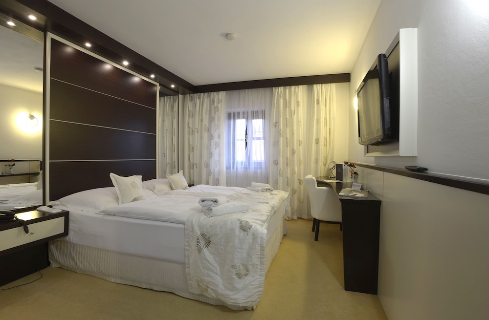 Grand Hotel 18/47