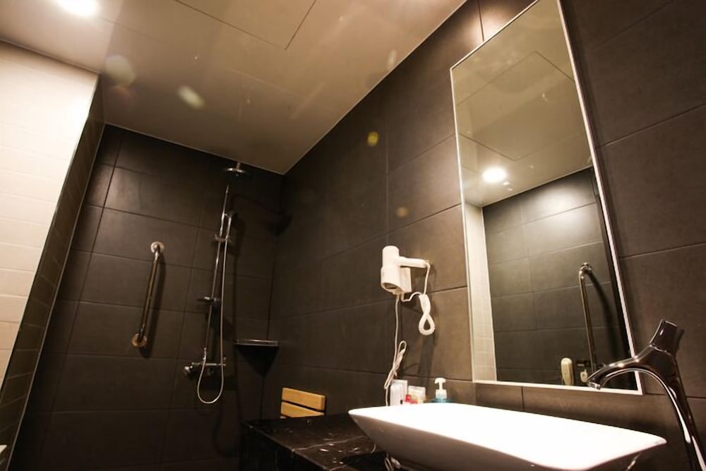 KARAK TOURIST HOTEL 43/50
