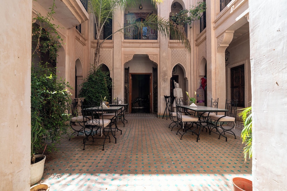 Palais Nejma 33/39