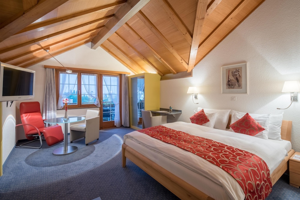 Standard, Double Bed, Mountain Side