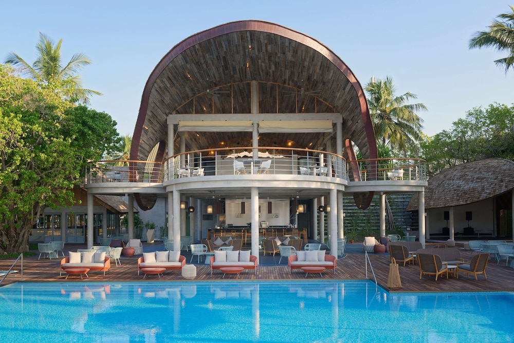 OUTRIGGER Maldives Maafushivaru Resort 5/50