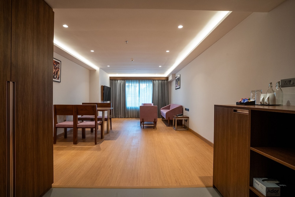Lilac Hotel, Guruvayur 34/49