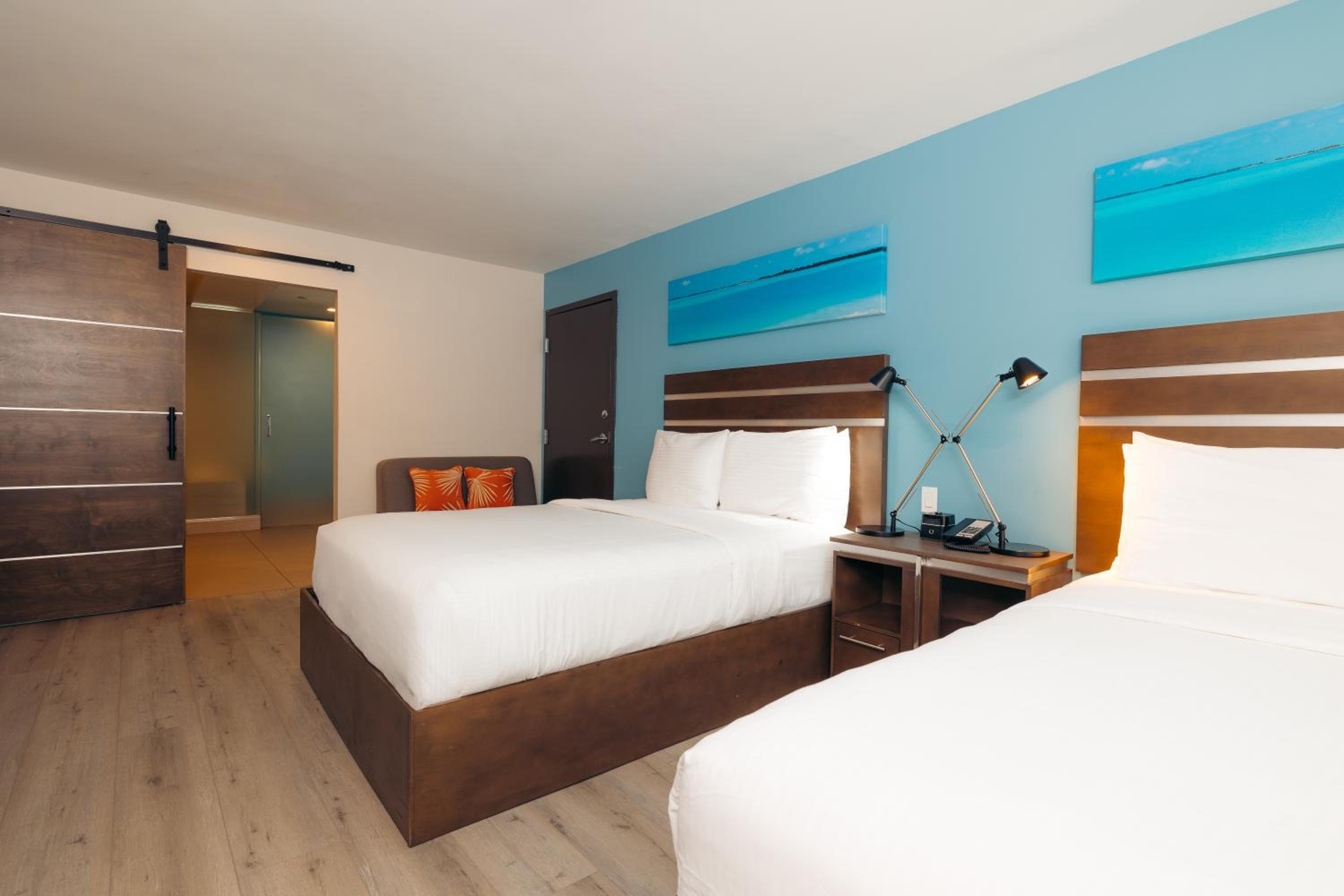 جناح بسريرين كوين بحوض استحمام، The Cove Hotel, Ascend Hotel Collection 5/10